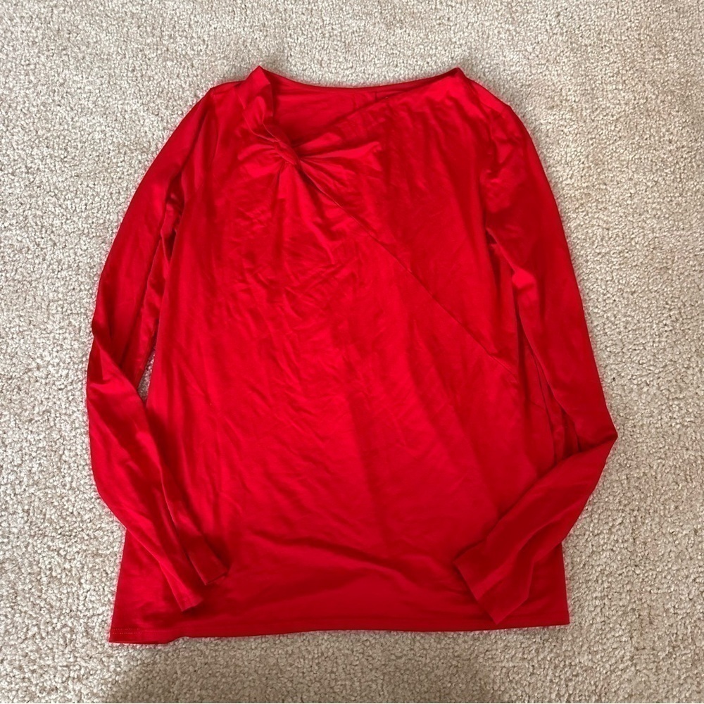 EUC Women’s Three Dots Long Sleeved Top!